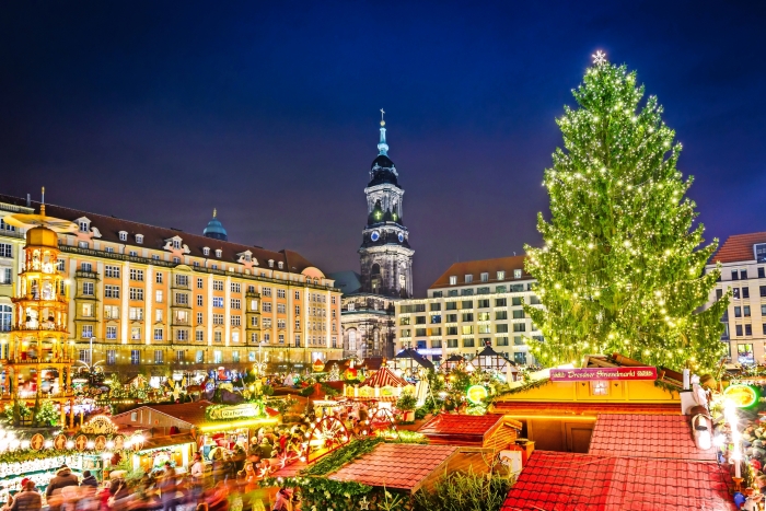 Striezelmarkt auf dem Altmarkt in Dresden, Deutschland