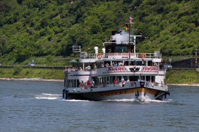 historischer Schaufelraddampfer Goethe