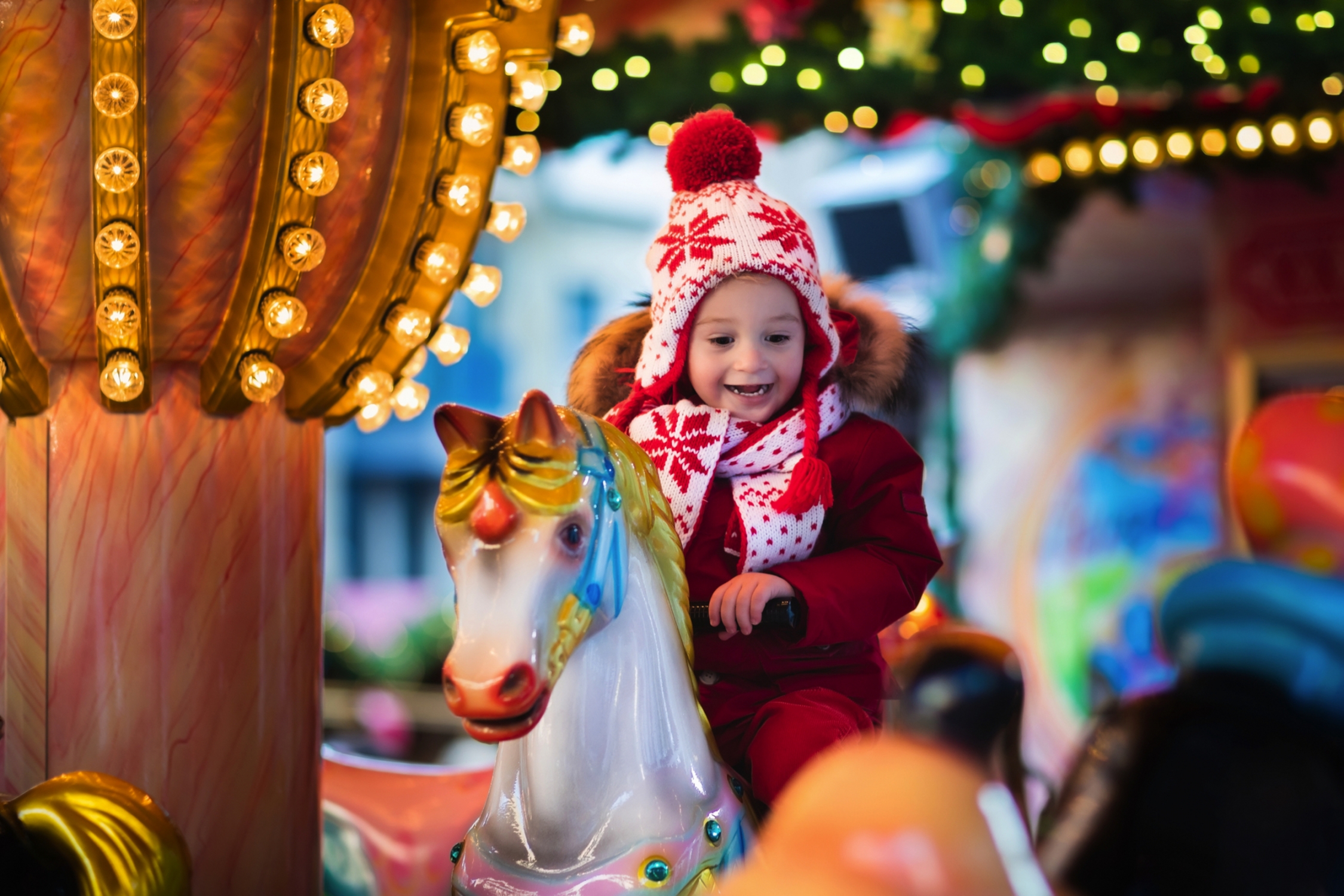 Drehkarussell auf einem Weihnachtsmarkt