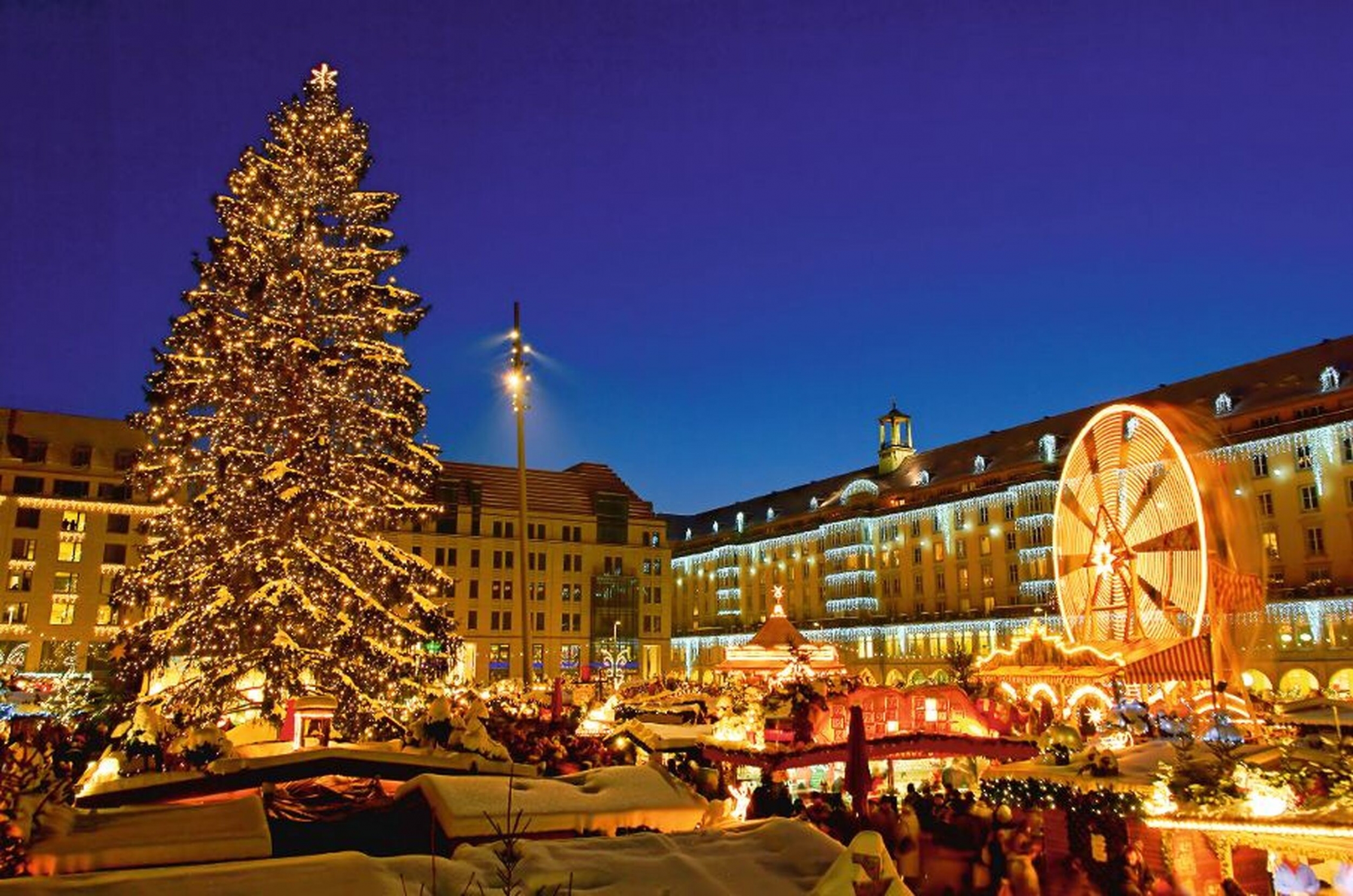 Striezelmarkt auf dem Altmarkt in Dresden, Deutschland